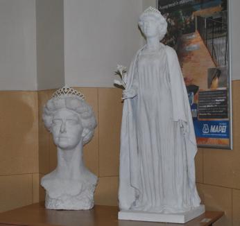 S-a ales statuia Reginei Maria, care va fi amplasată în Piaţa Ferdinand (FOTO)